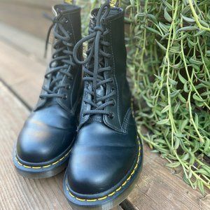 1460 WOMEN'S SMOOTH LEATHER LACE UP BOOTS